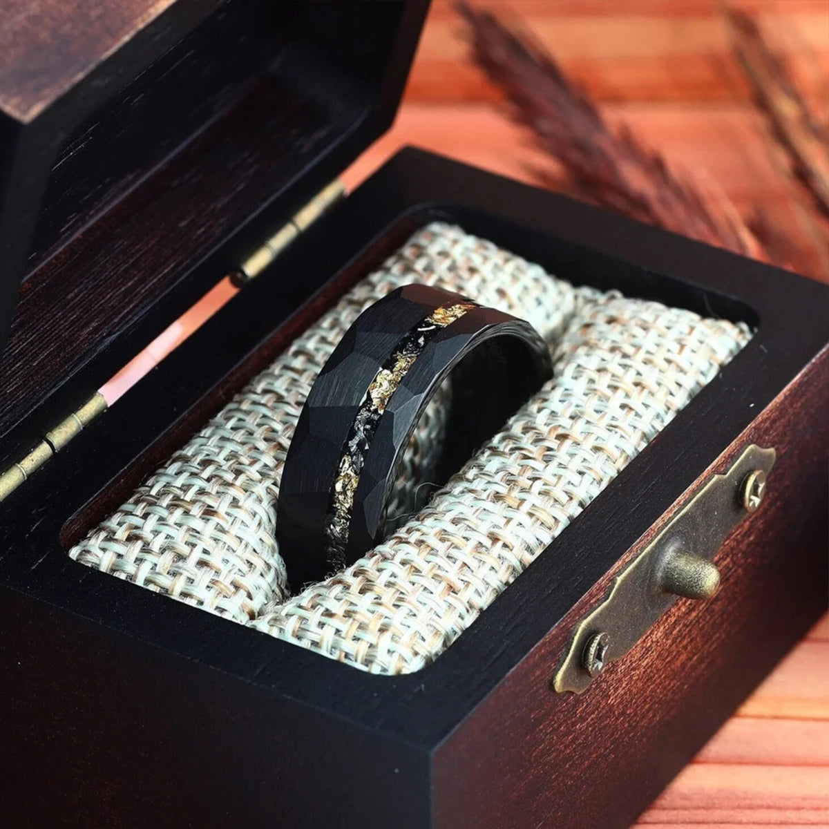 Worldwide jewellery shipping