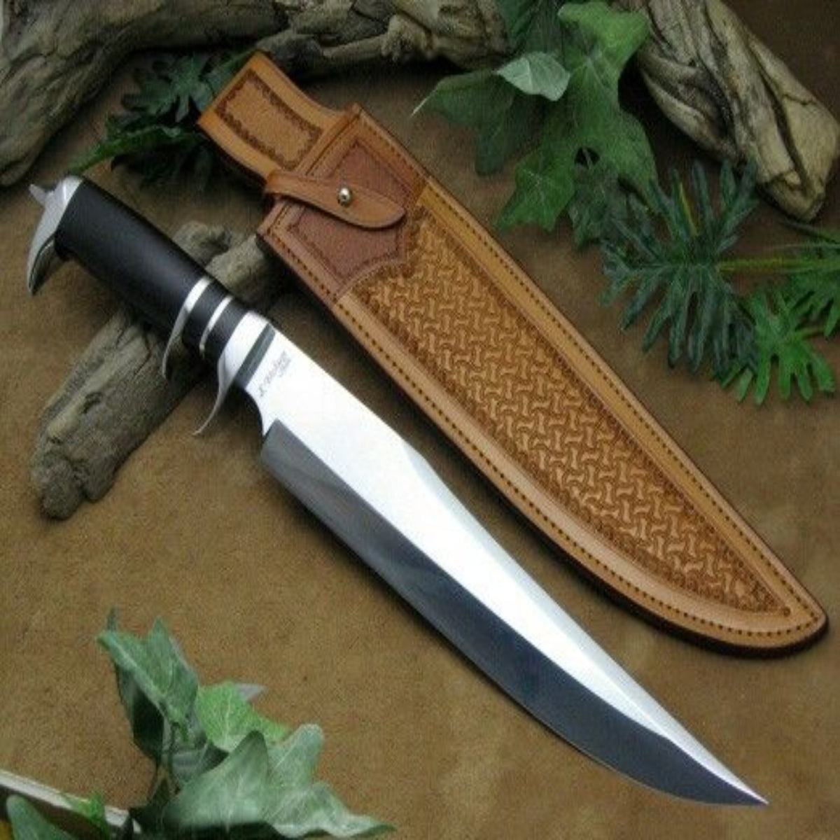 fixed blade hunting knife