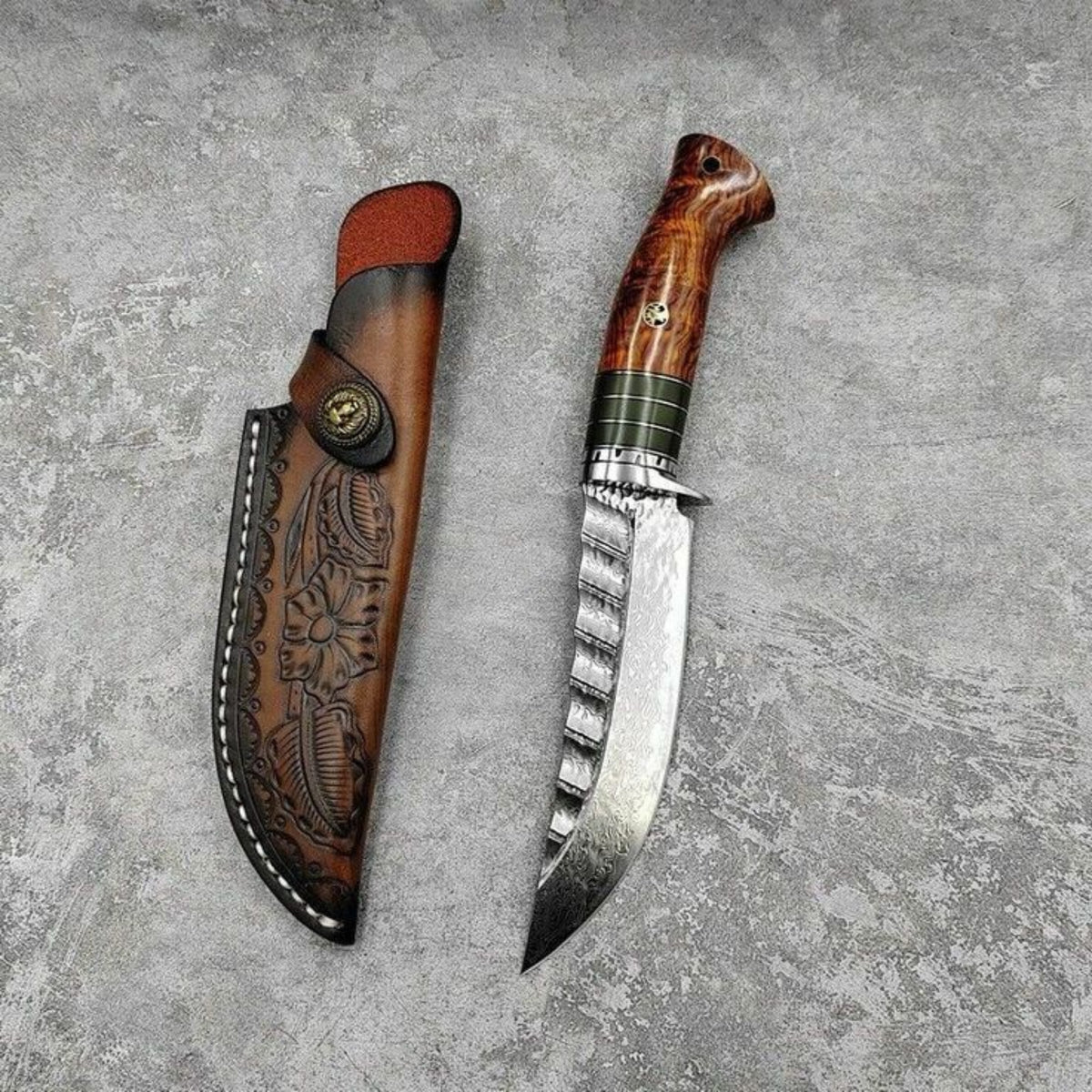 tactical hunting knife