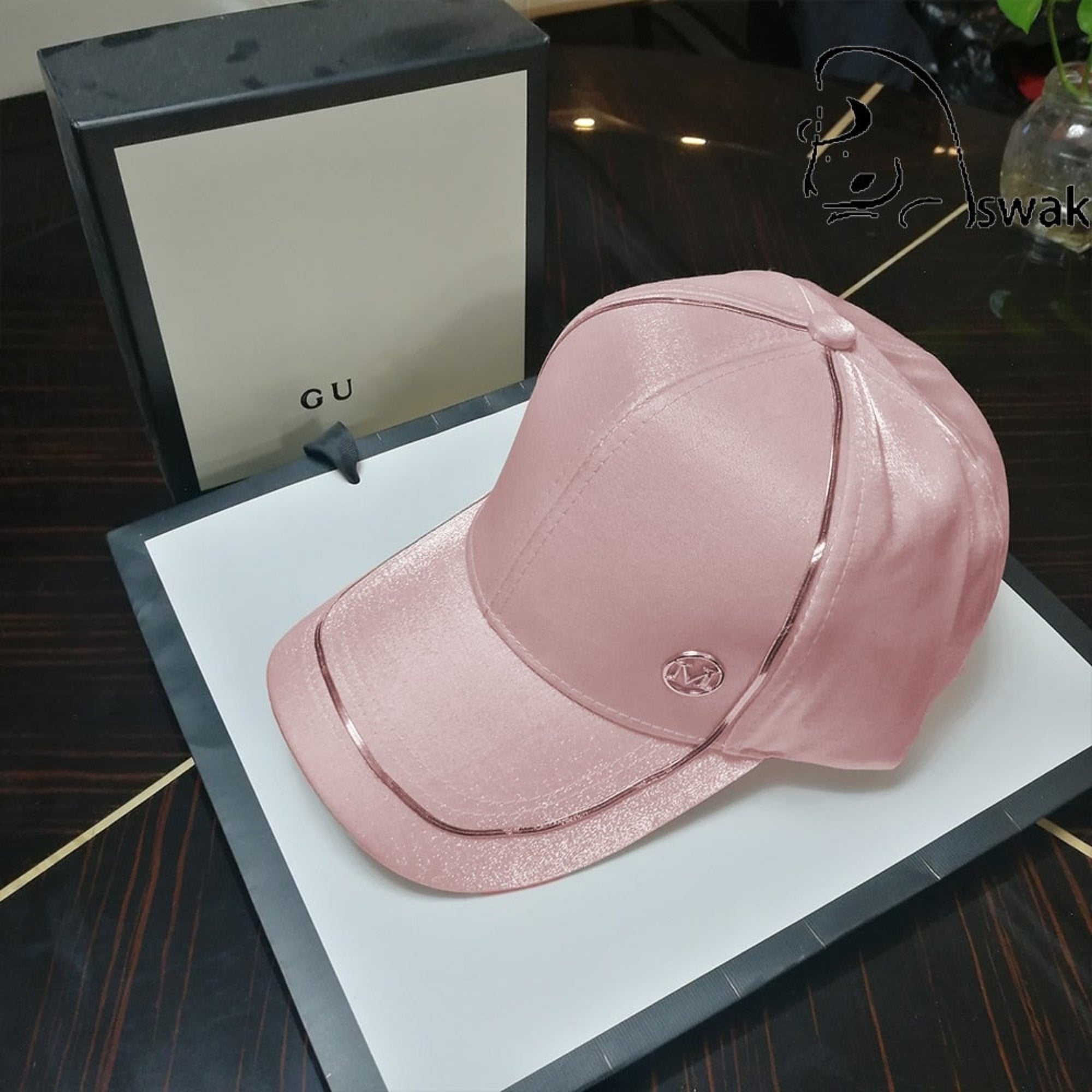 Elegant pink Caps